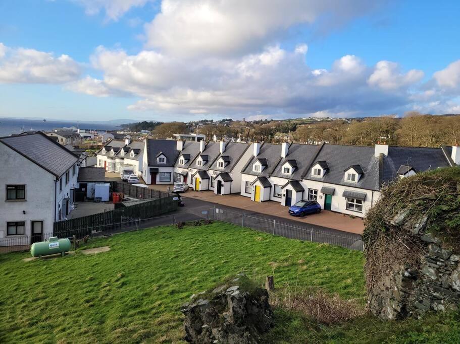 Cottage By The Sea Greencastle グリーンキャッスル エクステリア 写真